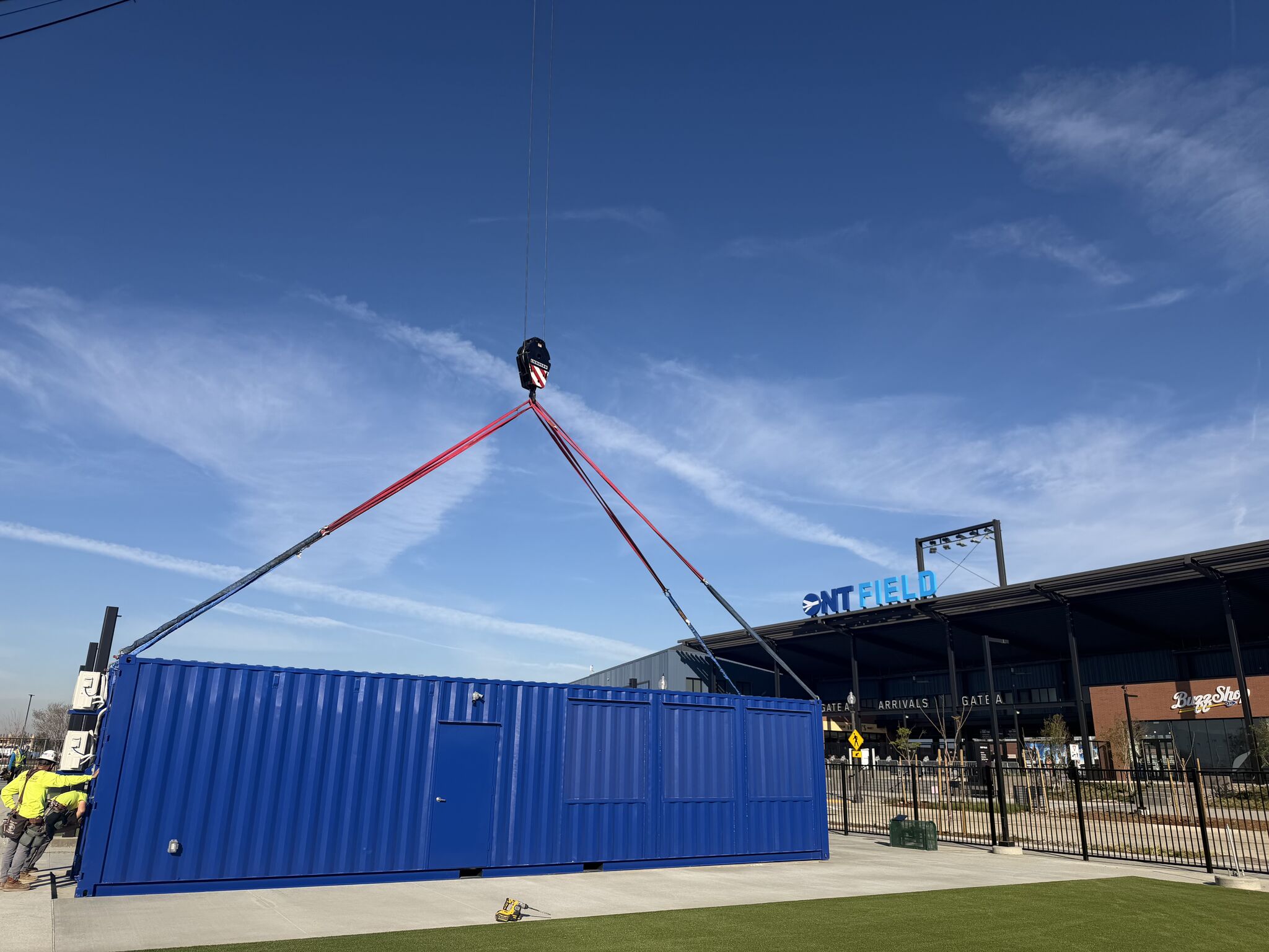 https://bobscontainers.com/wp-content/uploads/2026/10/container-installation-ont-field-ontario-ca.jpg